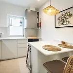 Two-bedroom Near The - Casa Rime 아파트 라고스
