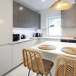 Two-bedroom Near The - Casa Rime *
