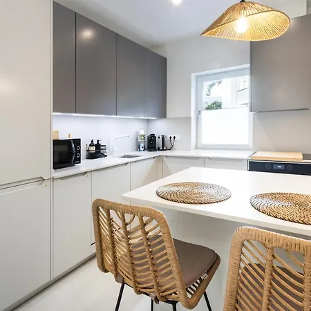 Two-bedroom Near The - Casa Rime *